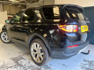 2019 Land Rover Discovery Sport 2.0 D180 Mhev Hse Auto 4WD Euro 6 (s/s) 5dr in Black — image 2