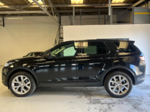 2019 Land Rover Discovery Sport 2.0 D180 Mhev Hse Auto 4WD Euro 6 (s/s) 5dr in Black — image 3