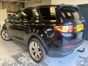 2019 Land Rover Discovery Sport 2.0 D180 Mhev Hse Auto 4WD Euro 6 (s/s) 5dr in Black — image 6