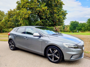 2019 Volvo V40
