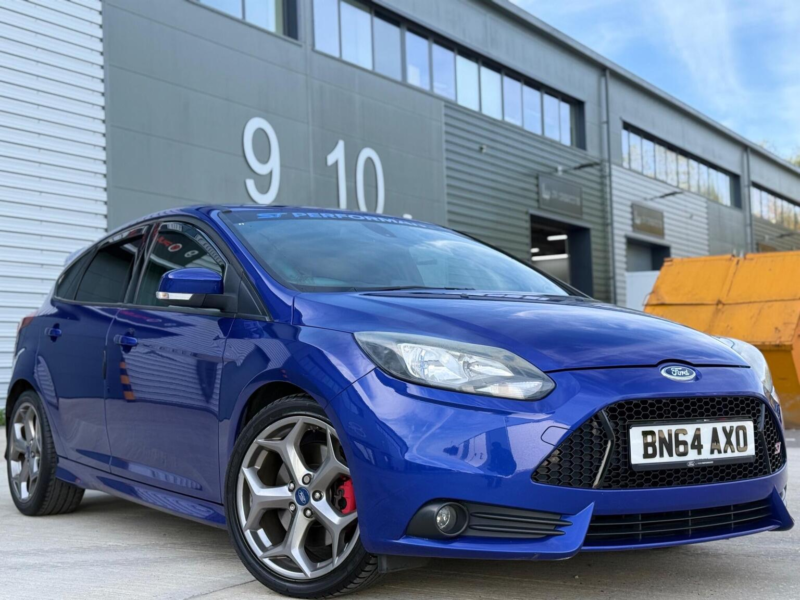2014 Ford Focus 2.0t Ecoboost St-2 Euro 5 (s/s) 5dr in Blue — image 1