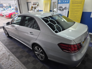 2013 Mercedes-Benz E Class 2.1 E220 Cdi Se G-Tronic+ Euro 5 (s/s) 4dr in Silver — image 4