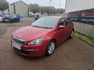 2015 Peugeot 308 1.6 Hdi Active in Red — image 3