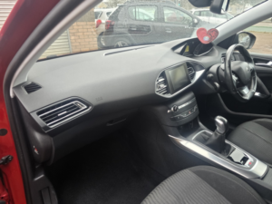 2015 Peugeot 308 1.6 Hdi Active in Red — image 6