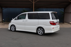 2007 Toyota Alphard 2.4 Platinum Selection 2 8 Seats in White — image 4