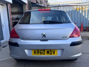2011 Peugeot 308 1.6 Hdi Fap S Egc 5dr in Silver — image 5
