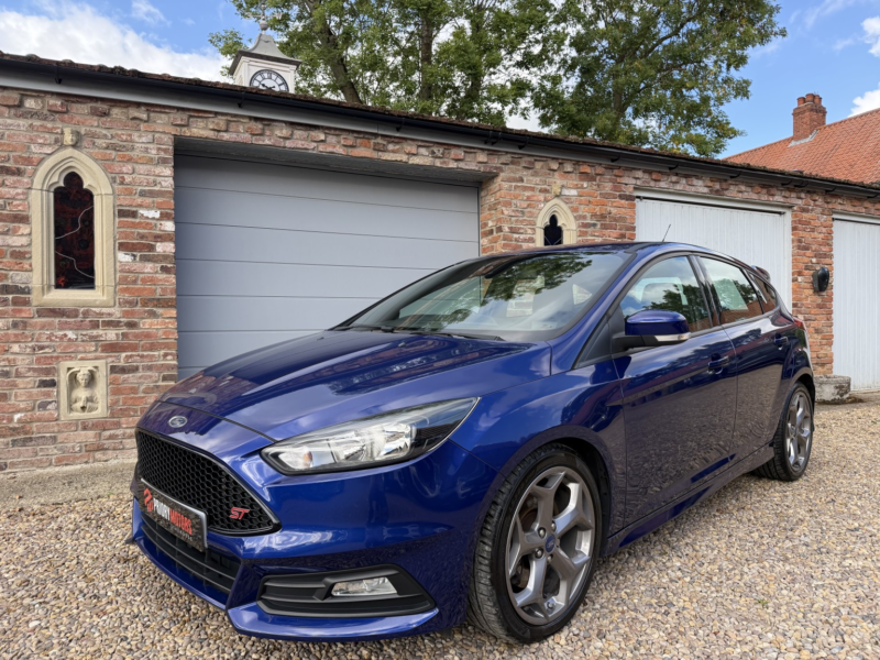 2015 Ford Focus 2.0 Tdci St-1 in Blue — image 1