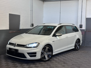 2015 Volkswagen Golf 2.0 Tsi Bluemotion Tech R Estate 5dr Petrol DSG 4motion Euro 6 (s/s) (300 Ps) in White — image 3
