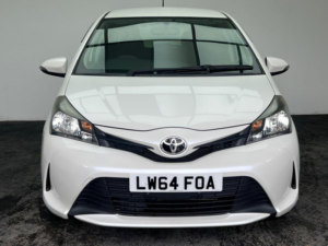 2014 Toyota Yaris 1.33 Dual Vvt-I Icon Multidrive S Euro 5 5dr Euro 5 in White — image 2
