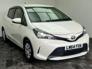 2014 Toyota Yaris 1.33 Dual Vvt-I Icon Multidrive S Euro 5 5dr Euro 5 in White — image 5