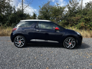 2017 Ds Automobiles Ds 3 1.6 Bluehdi Ines De La Fressange in Blue — image 2