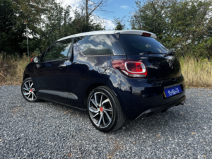2017 Ds Automobiles Ds 3 1.6 Bluehdi Ines De La Fressange in Blue — image 5