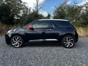 2017 Ds Automobiles Ds 3 1.6 Bluehdi Ines De La Fressange in Blue — image 6