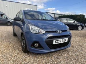 2017 Hyundai I10 1.0 I10 S 1.0 (beige Int) in Blue — image 2
