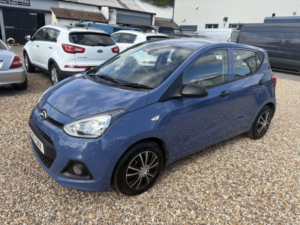 2017 Hyundai I10 1.0 I10 S 1.0 (beige Int) in Blue — image 4