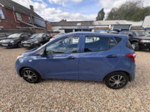 2017 Hyundai I10 1.0 I10 S 1.0 (beige Int) in Blue — image 6