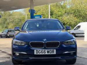2016 BMW 3 Series 2.0 320d Luxury Auto Euro 6 (s/s) 4dr in Blue — image 5