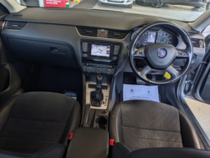 2013 Skoda Octavia 1.6 Tdi Elegance Automatic. £20 Road Tax. Last Owner For 8 Years. Just Serviced. Sat Nav. in Grey — image 3