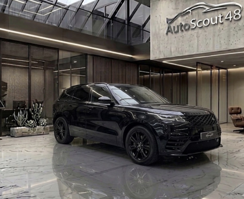2022 Land Rover Range Rover Velar 2.0 P250 R-Dynamic Se in Black — image 1