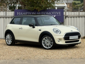 2018 MINI Hatch 1.5 Cooper Hatchback 3dr Petrol Manual Euro 6 (s/s) (136 Ps) in White — image 3
