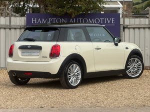 2018 MINI Hatch 1.5 Cooper Hatchback 3dr Petrol Manual Euro 6 (s/s) (136 Ps) in White — image 5