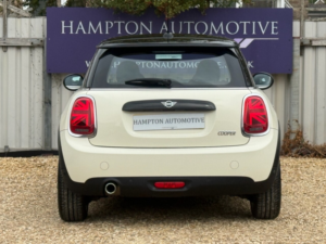 2018 MINI Hatch 1.5 Cooper Hatchback 3dr Petrol Manual Euro 6 (s/s) (136 Ps) in White — image 6