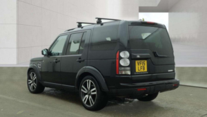 2015 Land Rover Discovery 4 3.0 Sd V6 Hse Luxury Auto 4WD Euro 6 (s/s) 5dr in Black — image 4