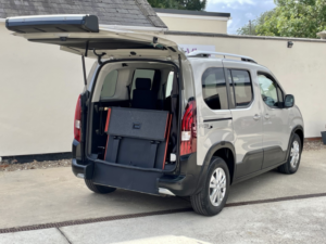 2021 Peugeot Rifter 1.5 Bluehdi Allure Horizon – Allied Mobility Conversion Wheelchair Adapted Wav in Beige — image 5