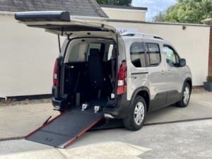 2021 Peugeot Rifter 1.5 Bluehdi Allure Horizon – Allied Mobility Conversion Wheelchair Adapted Wav in Beige — image 6