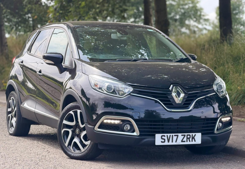 2017 Renault Captur 1.2 Dynamique S Nav Tce 120 in Black — image 1