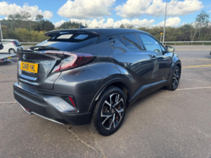 2018 Toyota C-Hr 1.8 Vvt-H Dynamic CVT Euro 6 (s/s) 5dr in Grey — image 5