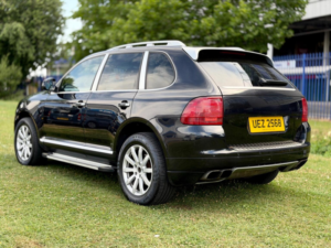 2006 Porsche Cayenne 3.2 V6 Tiptronic S AWD 5dr in Black — image 3