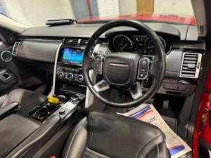 2017 Land Rover Discovery 2.0 Sd4 Hse Luxury Auto 4WD Euro 6 (s/s) 5dr in Red — image 2