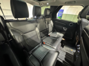 2017 Land Rover Discovery 2.0 Sd4 Hse Luxury Auto 4WD Euro 6 (s/s) 5dr in Red — image 5