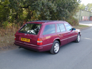 1995 Mercedes-Benz 200 Ref 8762 - Mercedes Benz W124 E200 Estate Petrol Automatic (rhd - Uk Car) in Red — image 3