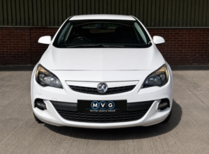 2012 Vauxhall Astra 1.6 16v Sri Vx Line in White — image 3