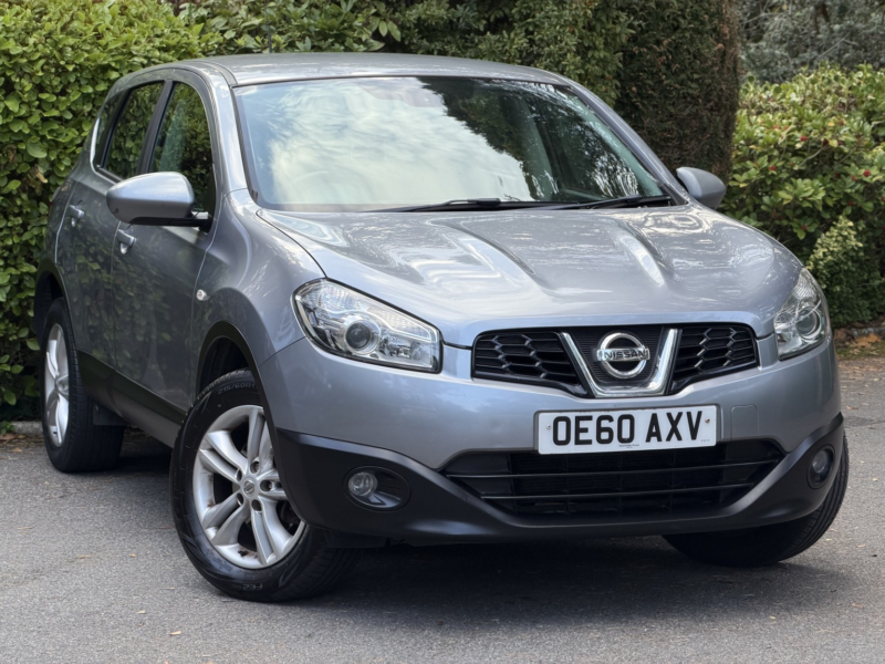 2011 Nissan Qashqai 1.6 Acenta in Grey — image 1