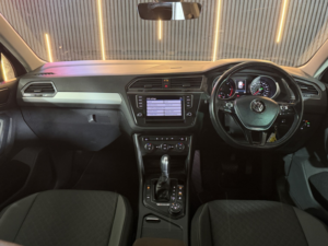 2017 Volkswagen Tiguan 2.0 Tdi Bluemotion Tech Se Navigation in Black — image 3