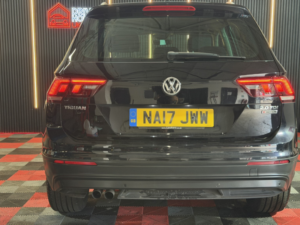 2017 Volkswagen Tiguan 2.0 Tdi Bluemotion Tech Se Navigation in Black — image 5