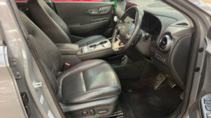2020 Hyundai Kona 64kwh Premium Se Auto 5dr (7kw Charger) in Grey — image 4
