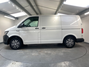 2018 Volkswagen Transporter 2.0 Tdi T28 Bluemotion Tech Startline Panel Van 5dr Diesel Manual Fwd Swb Euro 6 (s/s) (102 Ps) in White — image 2