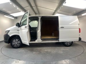 2018 Volkswagen Transporter 2.0 Tdi T28 Bluemotion Tech Startline Panel Van 5dr Diesel Manual Fwd Swb Euro 6 (s/s) (102 Ps) in White — image 3