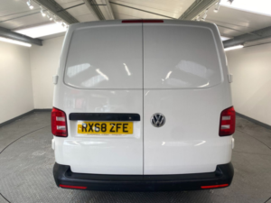 2018 Volkswagen Transporter 2.0 Tdi T28 Bluemotion Tech Startline Panel Van 5dr Diesel Manual Fwd Swb Euro 6 (s/s) (102 Ps) in White — image 5