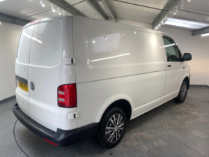 2018 Volkswagen Transporter 2.0 Tdi T28 Bluemotion Tech Startline Panel Van 5dr Diesel Manual Fwd Swb Euro 6 (s/s) (102 Ps) in White — image 6
