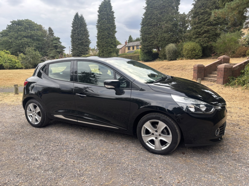 2014 Renault Clio 0.9 Dynamique Medianav Tce 90 Stop & Start in Black — image 1
