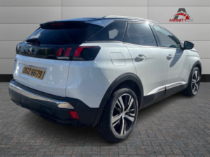 2019 Peugeot 3008 1.5 Bluehdi Allure in White — image 5