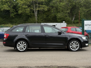 2015 Skoda Octavia 2.0 Tdi Se L in Black — image 4