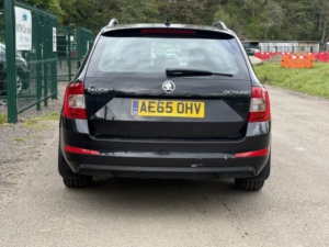 2015 Skoda Octavia 2.0 Tdi Se L in Black — image 6