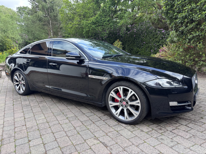 2018 Jaguar Xj 3.0 D V6 Portfolio in Black — image 1