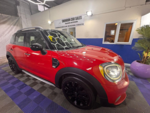 2017 MINI Countryman 1.5 Cooper Euro 6 (s/s) 5dr in Red — image 2